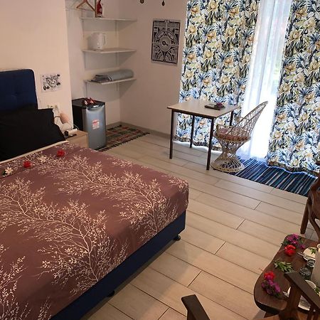 A Tomo Mai Homestay, Close To Airport, Private Bathroom Free Parking And Wifi With High Connection And Breakfast Optional Faaa Екстер'єр фото