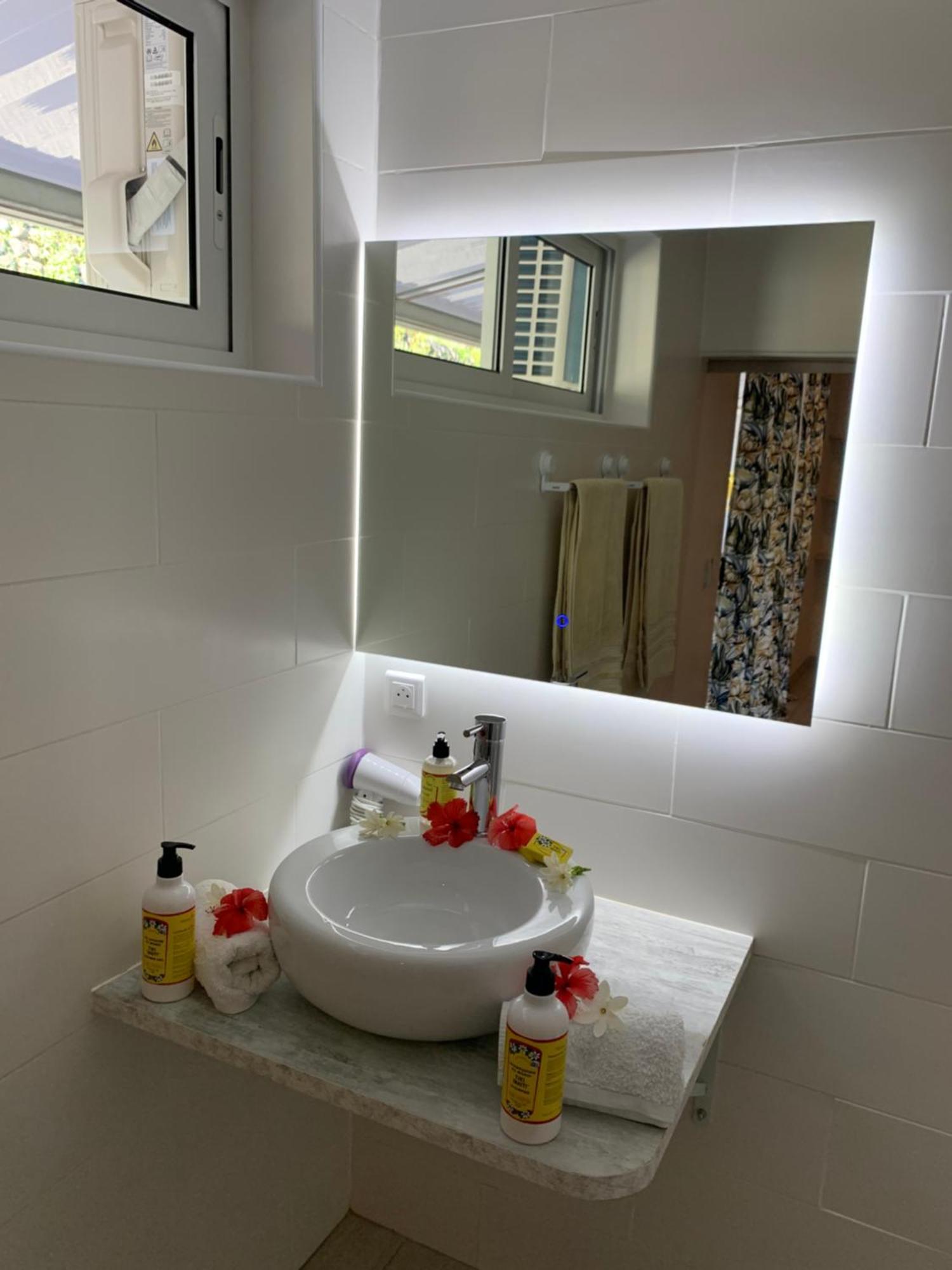 A Tomo Mai Homestay, Close To Airport, Private Bathroom Free Parking And Wifi With High Connection And Breakfast Optional Faaa Екстер'єр фото