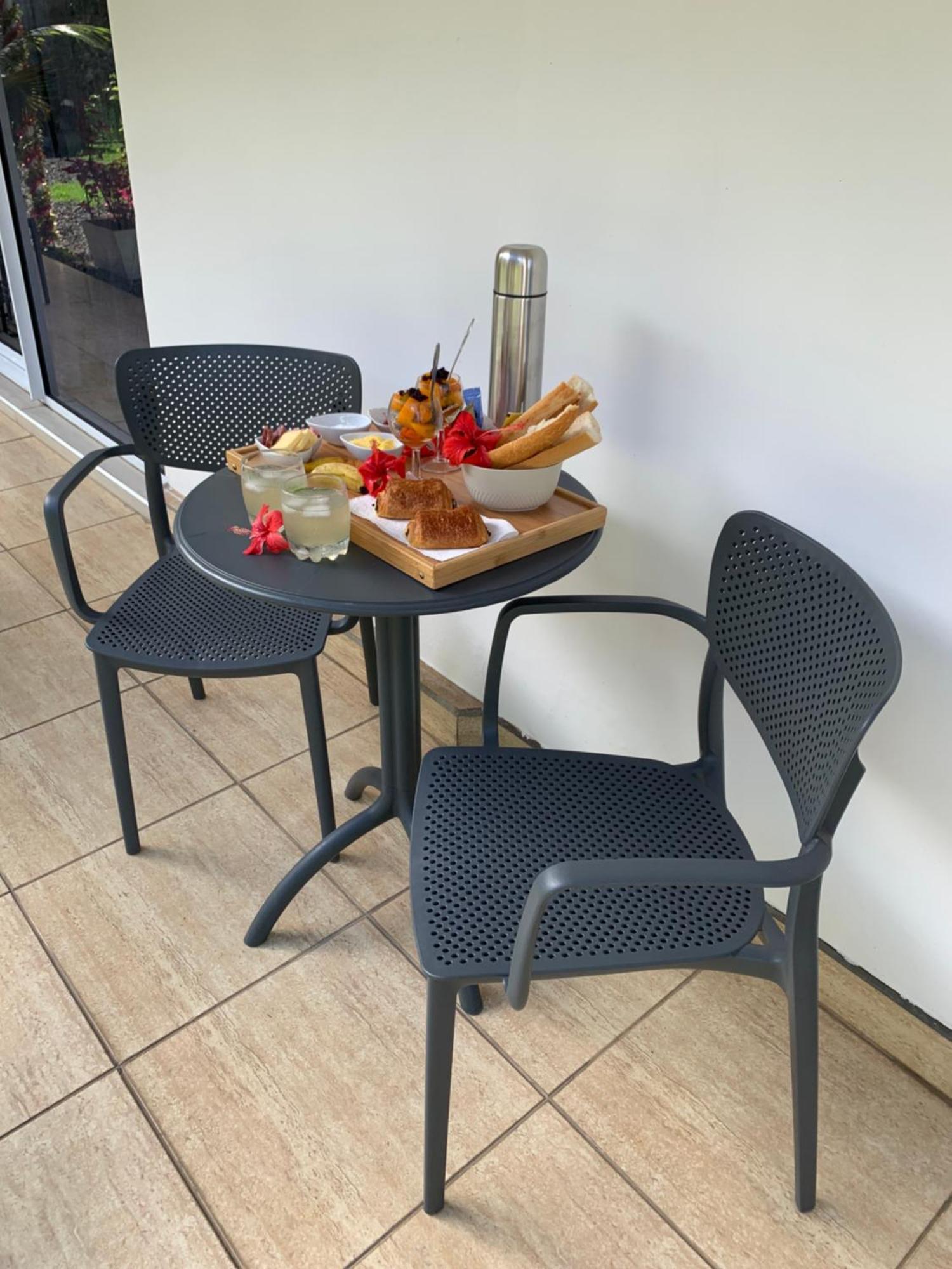 A Tomo Mai Homestay, Close To Airport, Private Bathroom Free Parking And Wifi With High Connection And Breakfast Optional Faaa Екстер'єр фото