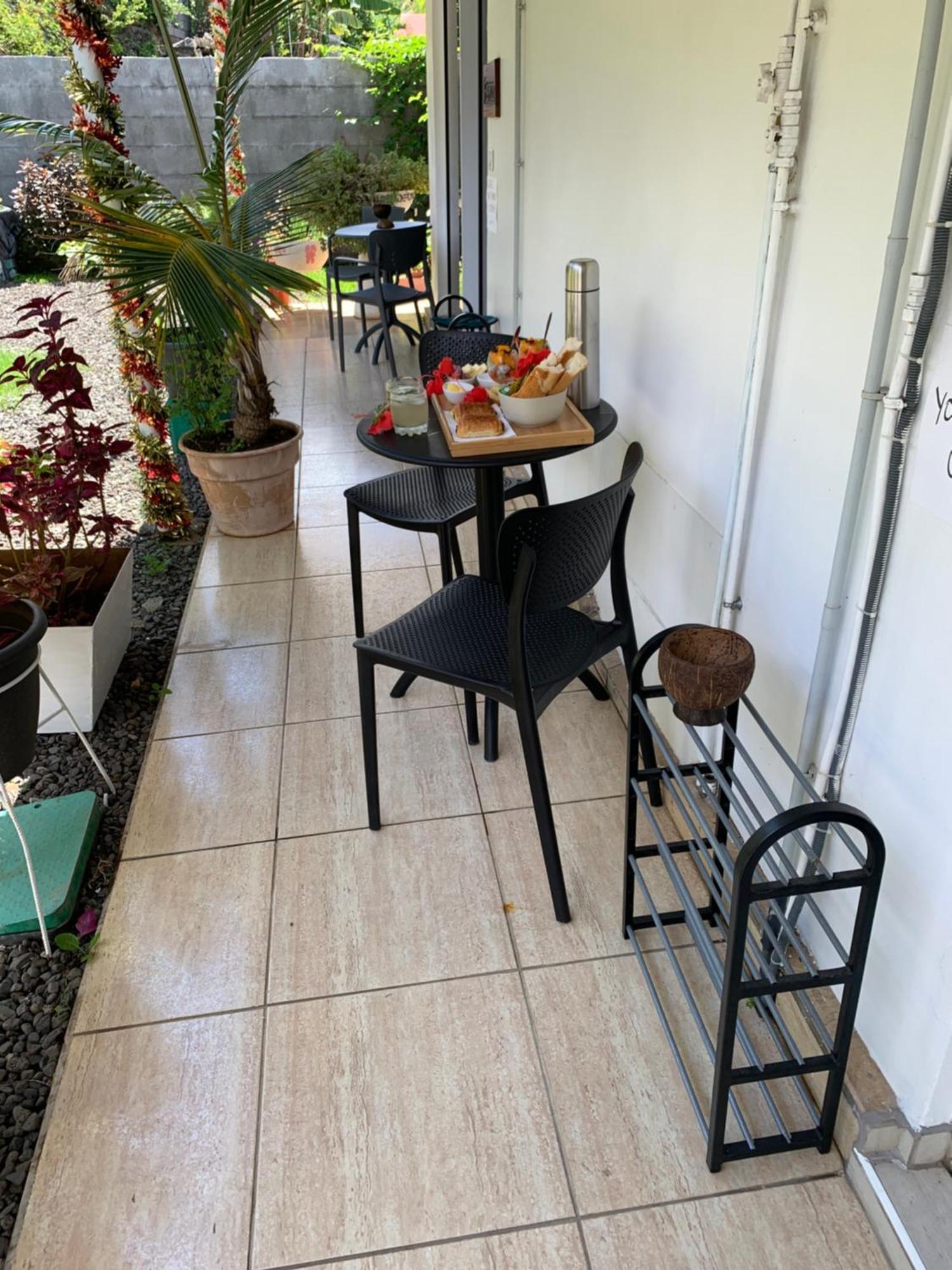A Tomo Mai Homestay, Close To Airport, Private Bathroom Free Parking And Wifi With High Connection And Breakfast Optional Faaa Екстер'єр фото